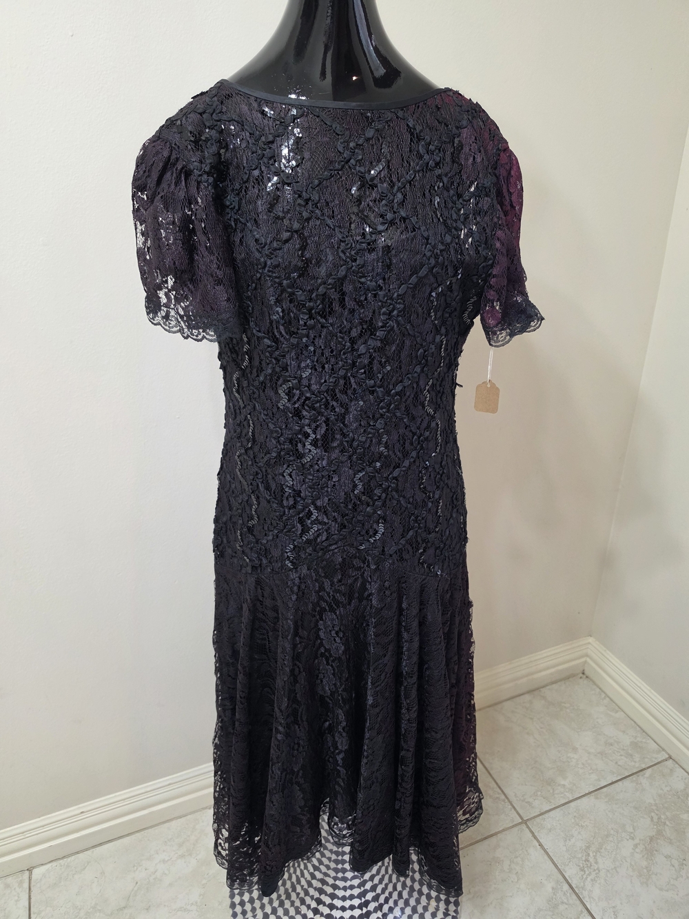 HW COLLECTIONS MADE IN USA Elegant Black Lace Midi Dress